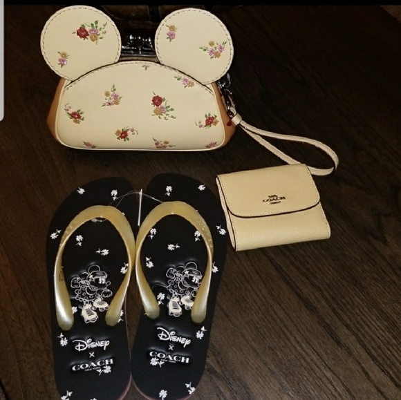 New Coach X Disney Minnie Skate Vanilla Flip Flop - Picture 3 of 4